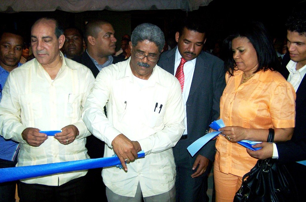 Ing. Rafael Martinez Director de CORAAMOCA Inaugura Centro De Servicio Al Cliente en Gaspar Hernández
